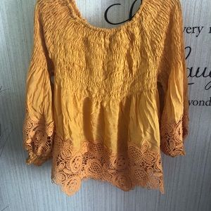 Off/on shoulder summer shirt